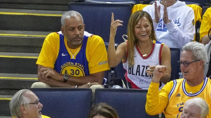Sonya, Stephen Curry's mother, files for divorce from Dell