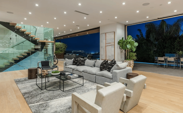 Lakers co-owner Jesse Buss puts L.A. mansion up for sale for $10.9 million