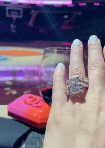 Derrick Rose proposes to Alaina Anderson with ginormous diamond ring