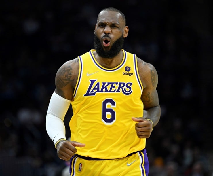 Lakers LeBron James is first active NBA player to become a billionaire