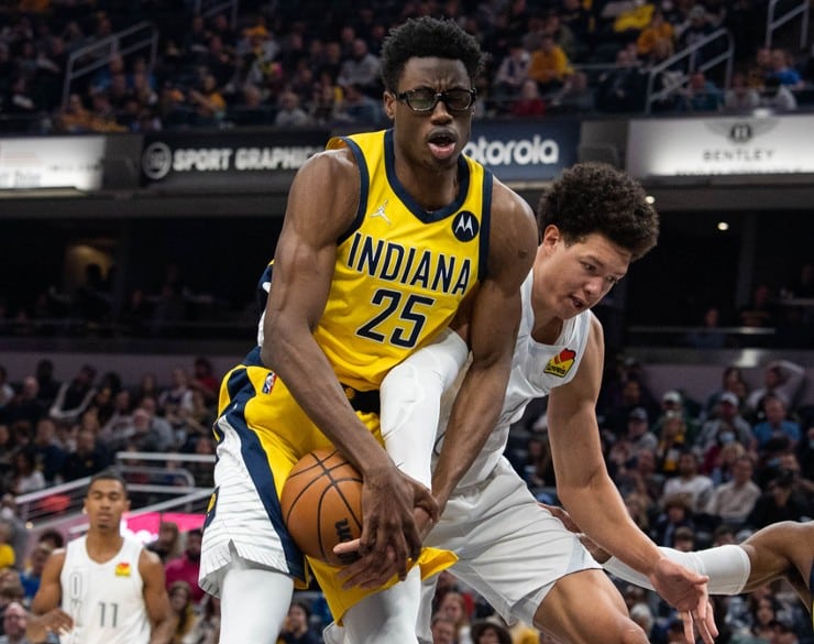 Jalen Smith re-signs with Pacers after Suns decline his third-year option