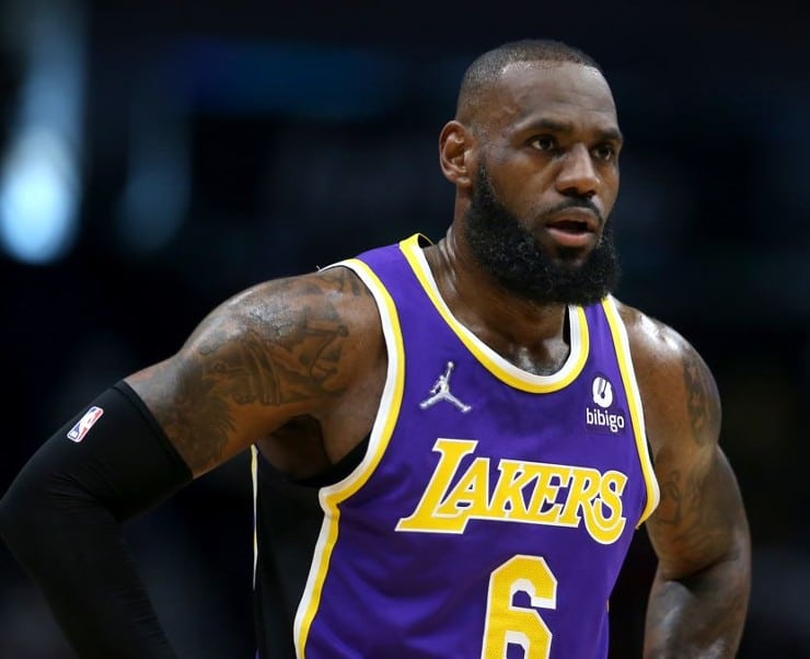 Lakers LeBron James deletes tweet about not missing the playoffs again