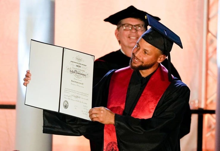 Stephen Curry inducted into Davidson College's Hall of Fame