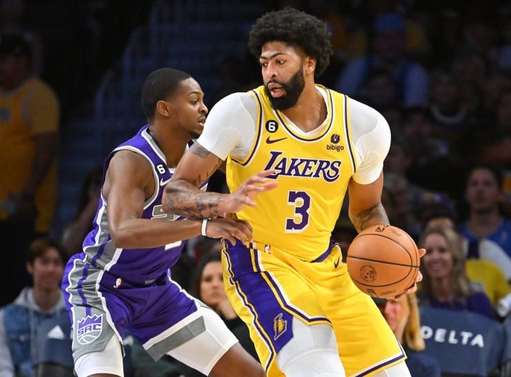 Lakers star Anthony Davis now more open to playing center
