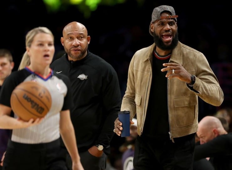 Lakers coach Darvin Ham cautious on LeBron James injury
