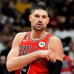 WATCH: Bulls center Nikola Vucevic flips off fan after called for travel