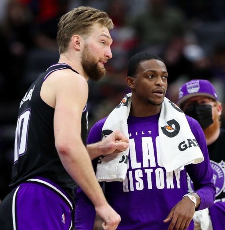 Sacramento Kings scored franchise-record 130+ points in four straight games