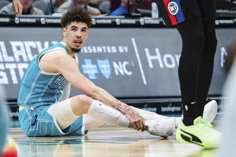 LaMelo ankle injury pic