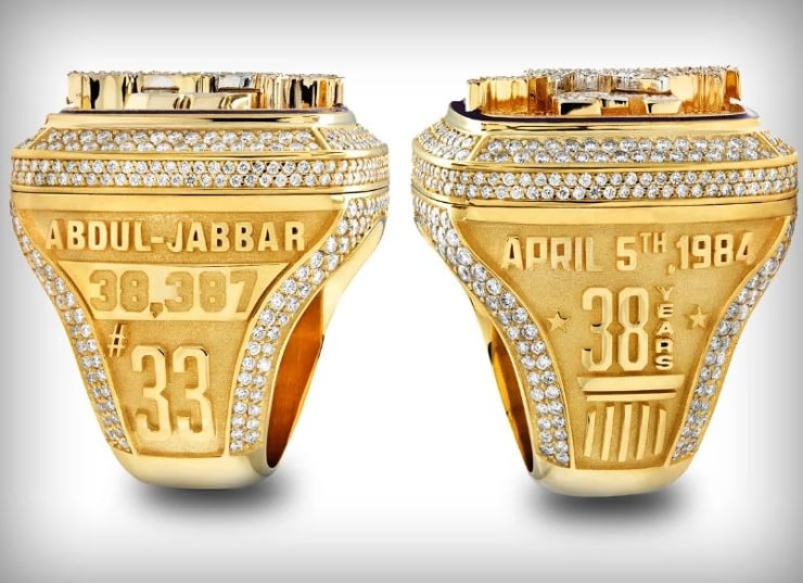 Los Angeles Lakers gift Kareem Abdul-Jabbar custom ring with 578 diamonds
