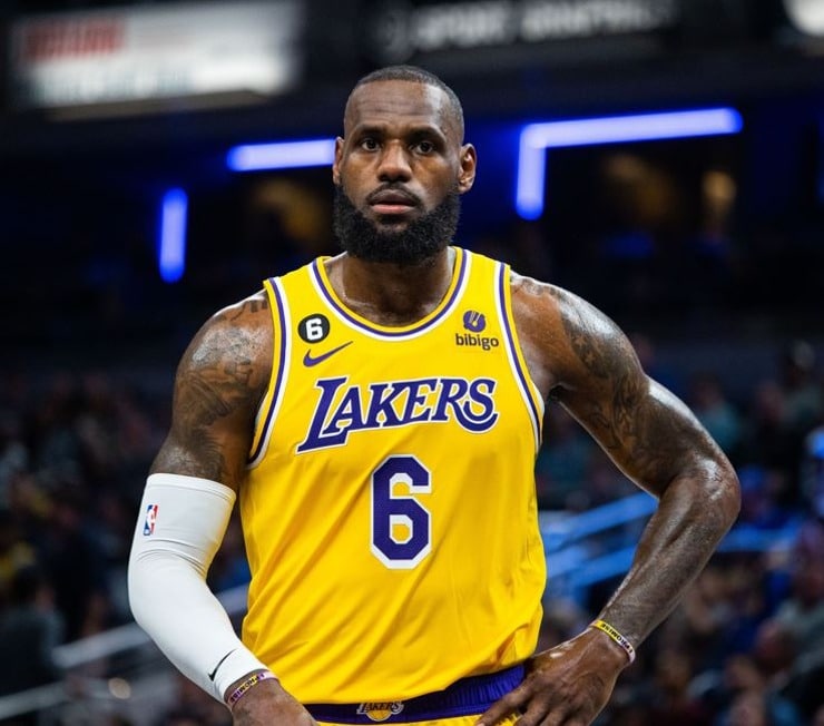 Los Angeles Lakers LeBron James has 654 career 25/5/5 games, most in NBA history