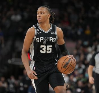 San Antonio Spurs renounce the free agent rights to Romeo Langford
