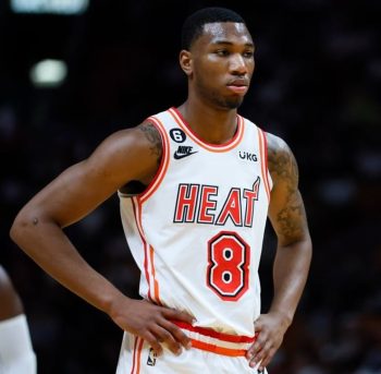 Miami Heat re-sign forward Jamal Cain to his qualifying offer, a two-way contract