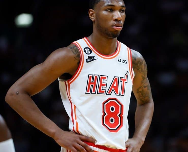 Miami Heat re-sign forward Jamal Cain to his qualifying offer, a two-way contract