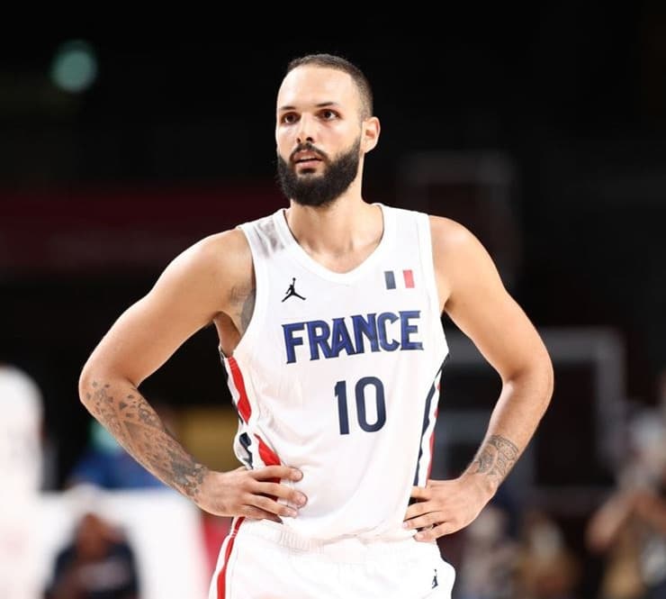 New York Knicks Evan Fournier suffers ankle injury during Frances 90-72 win over Lithuania