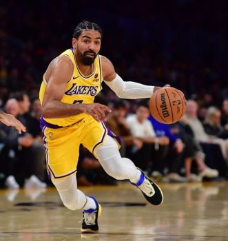 Los Angeles Lakers Gabe Vincent considering surgery on left knee, would miss 6-8 weeks