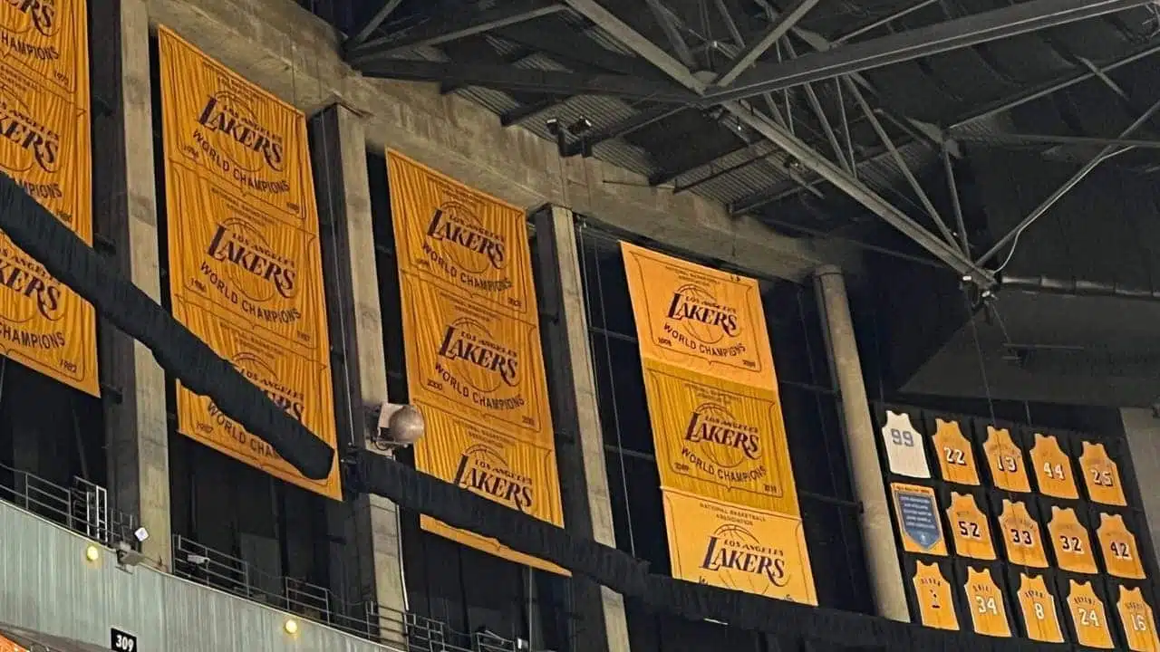 Lakers-banners-championships-nba-kttv