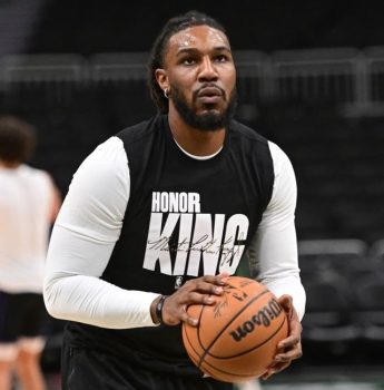 Jae Crowder available for Milwaukee Bucks after missing 2 months due to core muscle surgery