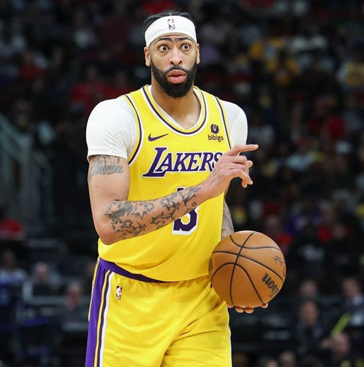 Los Angeles Lakers Anthony Davis Out Against Hawks With Hip, Achilles Injuries Game