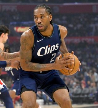 Los Angeles Clippers Kawhi Leonard Returned to Los Angeles for Treatment on Sore Knee