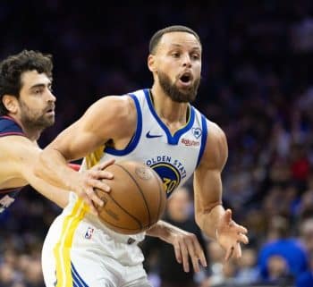 Warriors Stephen Curry Wins 2023-24 NBA Clutch Player of the Year