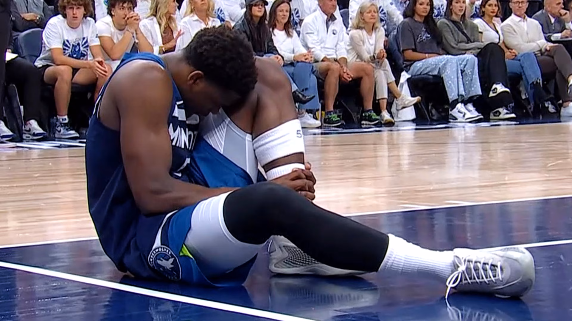 edward-ankle-injury-game-2.jpg