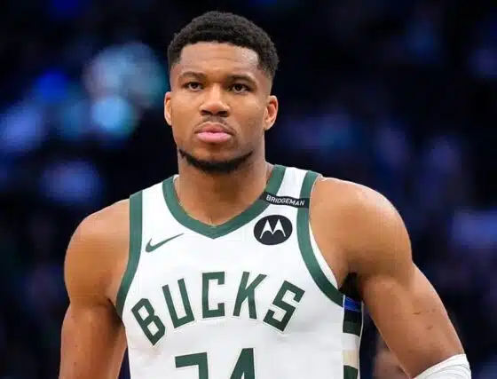 Spurs Trade Rumors San Antonio Hasn't Had 'Substantive' Talks on Giannis Antetokounmpo