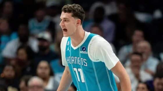 Ryan Kalkbrenner Hornets pic
